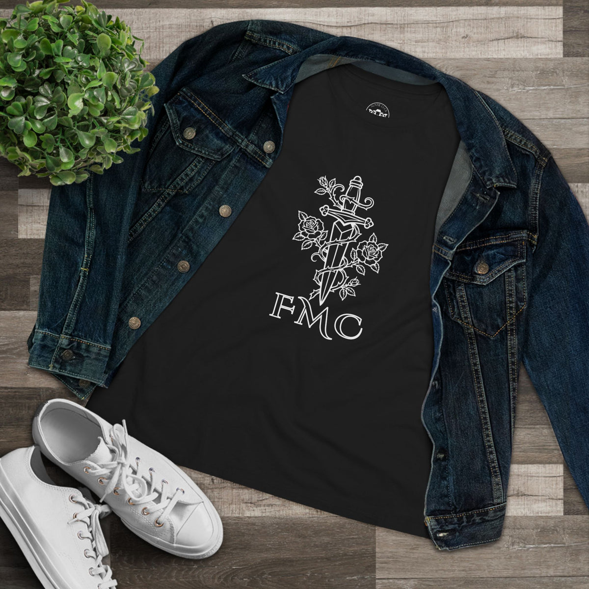 FMC Gothic Floral Dagger Romantasy Fan Tee