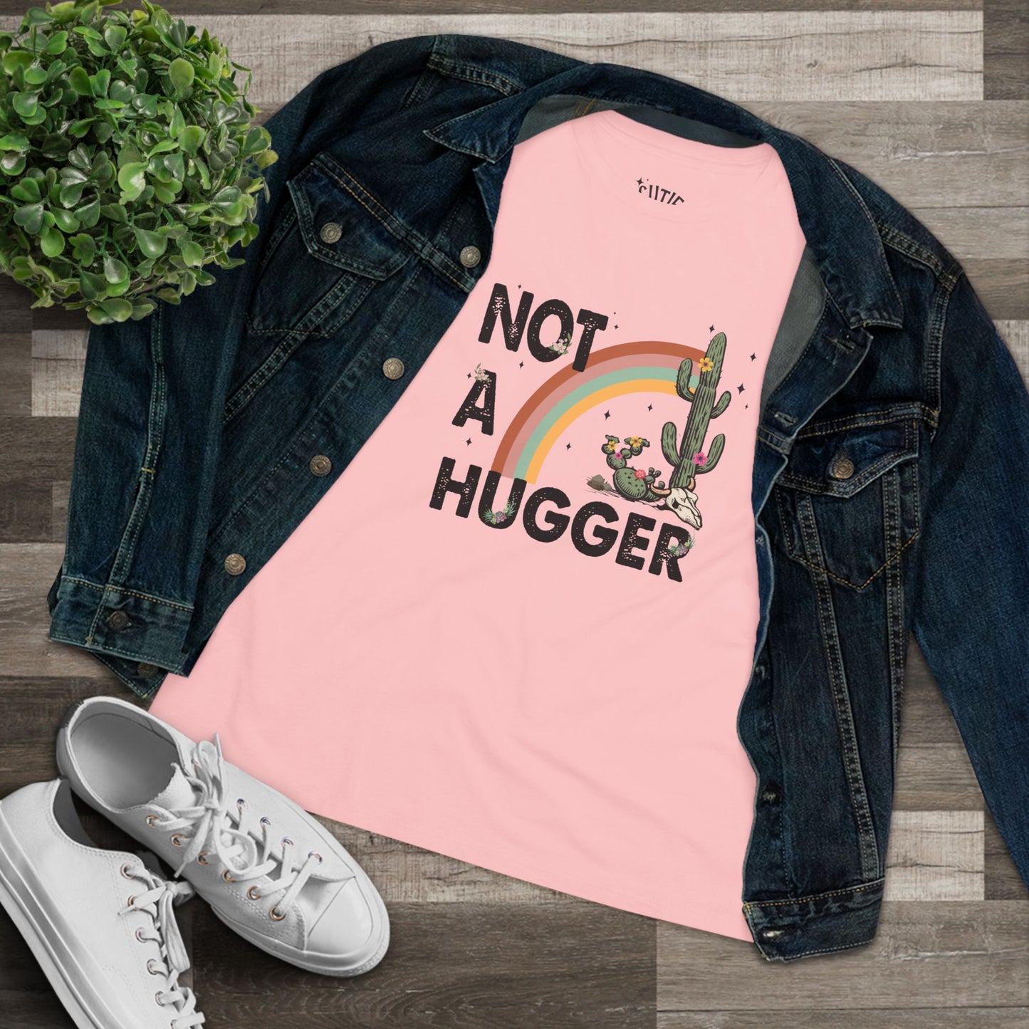 Cactus Humor Tee - "Not a Hugger" Cotton T-Shirt, Funny Gift for Plant Lovers, Casual Wear, Great for Birthdays, Everyday Style